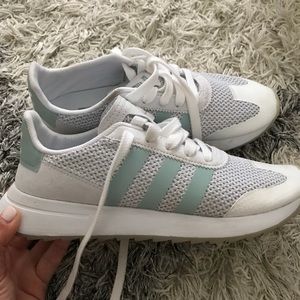 WORN ONCE adidas sneakers Size W7
